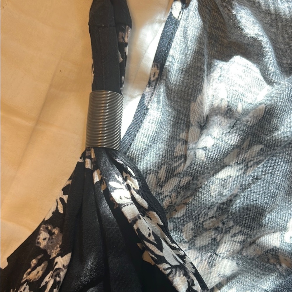 Elegant Black and White Floral Maxi Dress - Picture 4 of 6